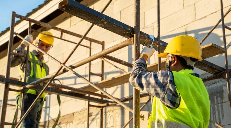 Professional gutter cleaning in Roseland, VA